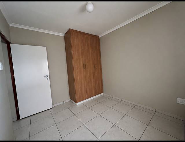 2 BEDROOM FLAT TO LET IN MERRIVALE